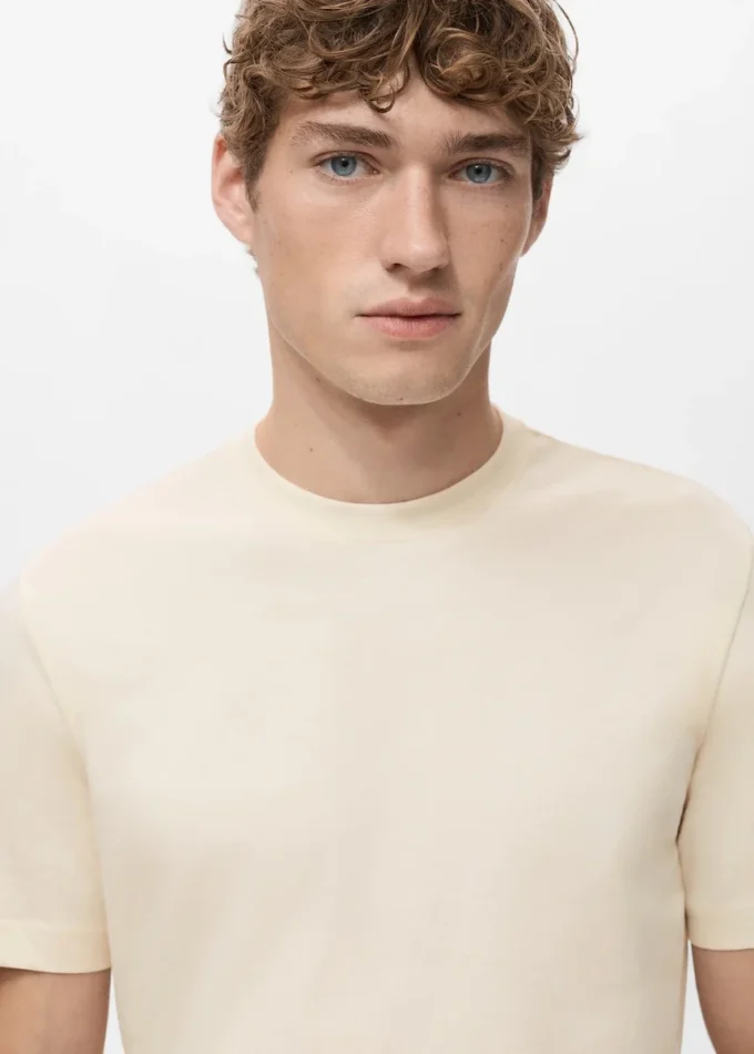 T-shirt slim fit 100% cotone T-shirt slim fit 100% cotone