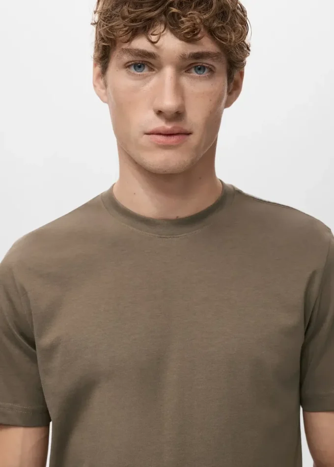 T-shirt slim fit 100% cotone T-shirt slim fit 100% cotone