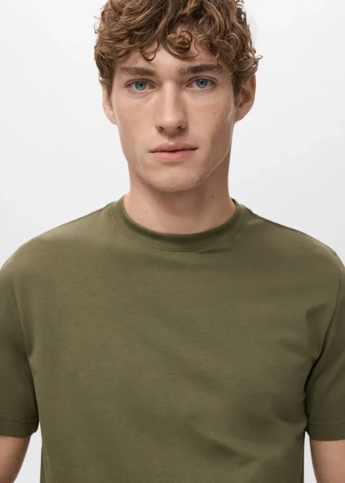 T-shirt slim fit 100% cotone T-shirt slim fit 100% cotone