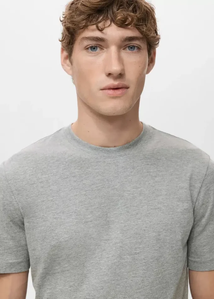 T-shirt slim fit 100% cotone T-shirt slim fit 100% cotone