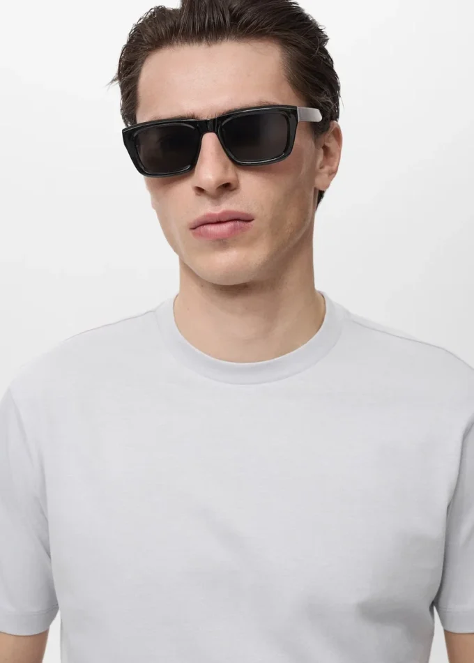 T-shirt slim fit 100% cotone T-shirt slim fit 100% cotone