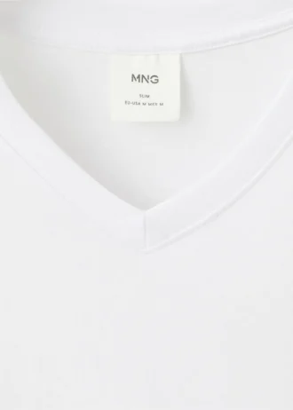 T-shirt slim fit con scollo a V in cotone 100%