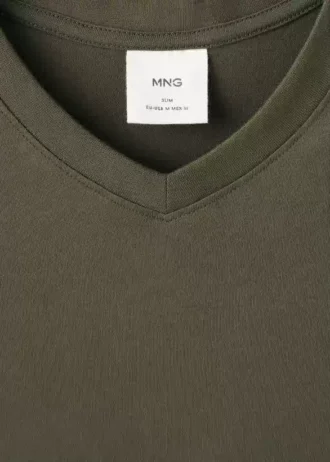 T-shirt slim fit con scollo a V in cotone 100%