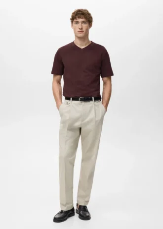 T-shirt slim fit con scollo a V in cotone 100%