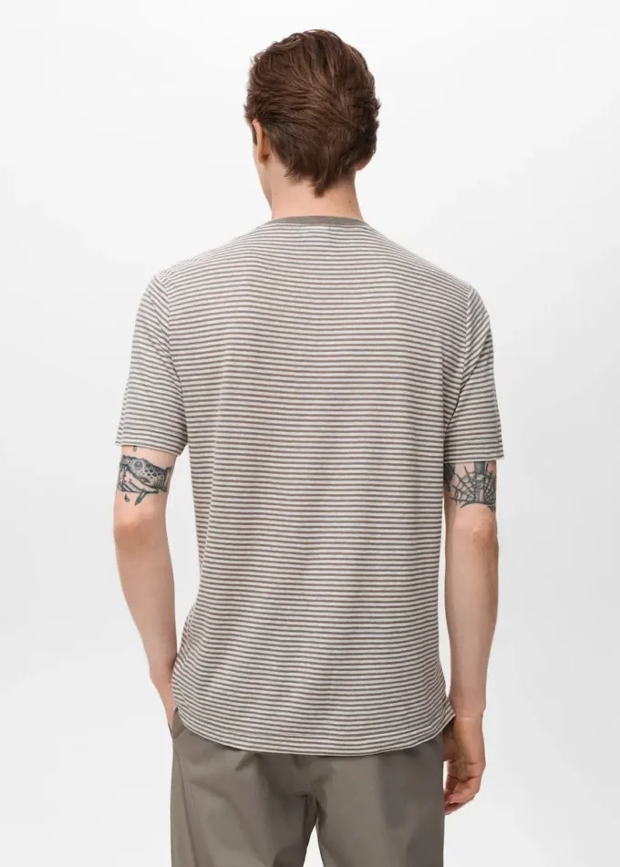 T-shirt slim fit in lino a righe T-shirt slim fit in lino a righe