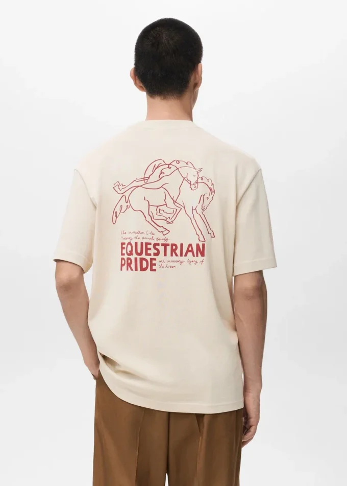 T-shirt stampata dalla vestibilità morbida T-shirt stampata dalla vestibilità morbida