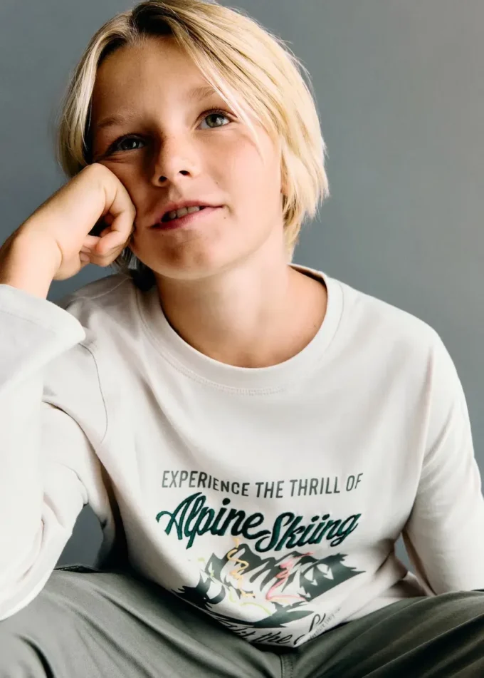 T-shirt stampata ricamata T-shirt stampata ricamata