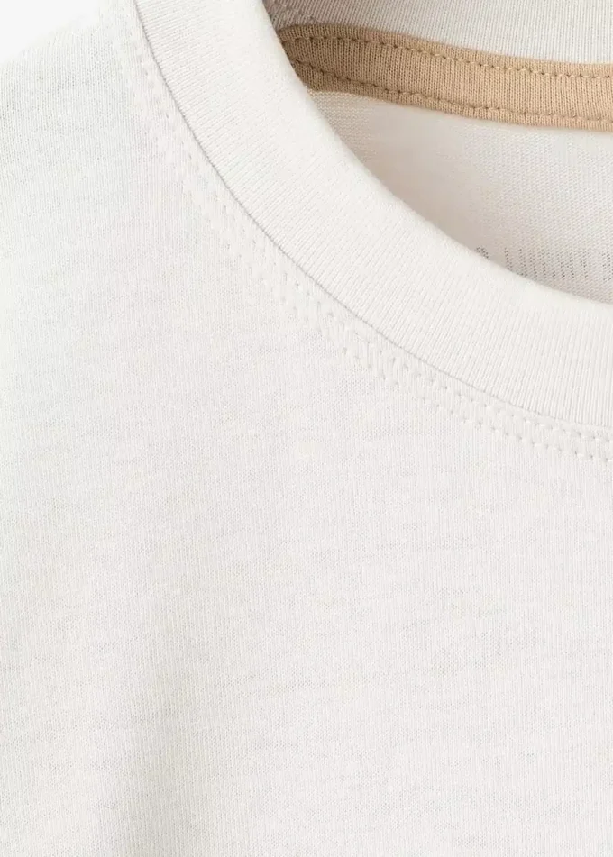 T-shirt stampata ricamata T-shirt stampata ricamata