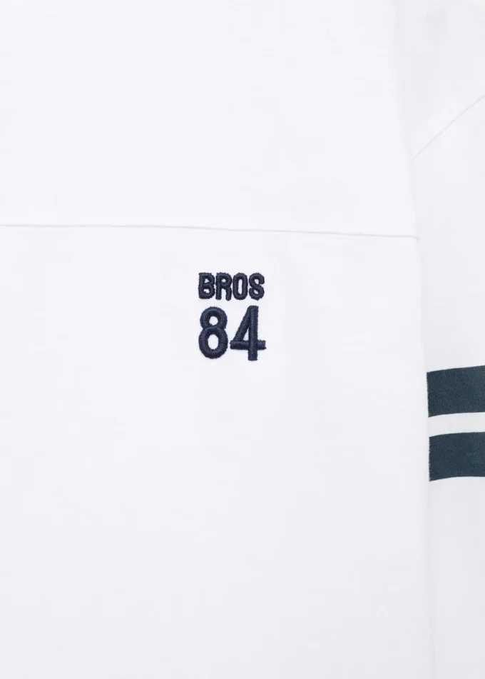 T-shirt stampata ricamata T-shirt stampata ricamata