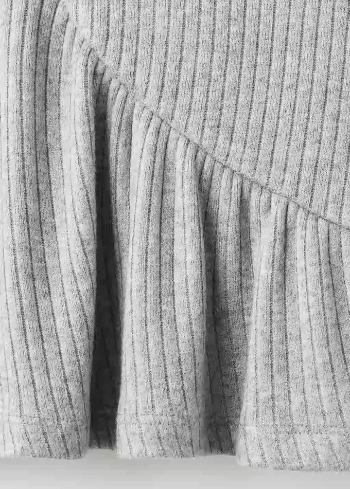 Top a costine con volant Top a costine con volant