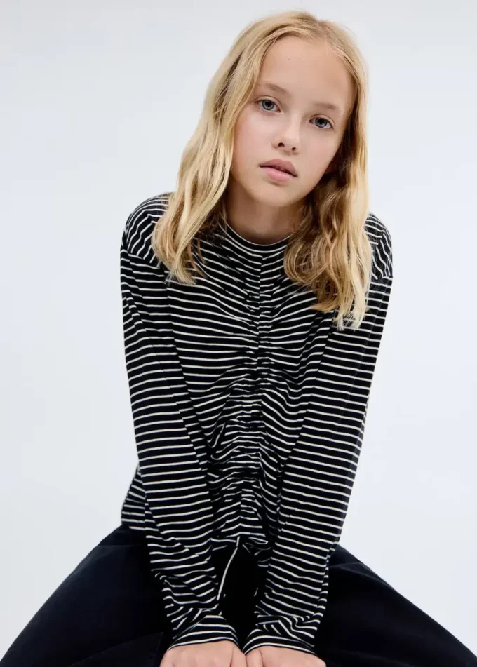 Top a righe con ruches Top a righe con ruches