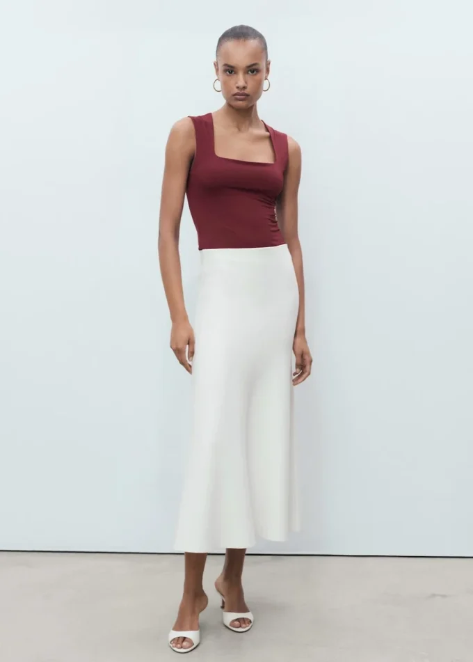 Top aderente con spalline larghe Top aderente con spalline larghe