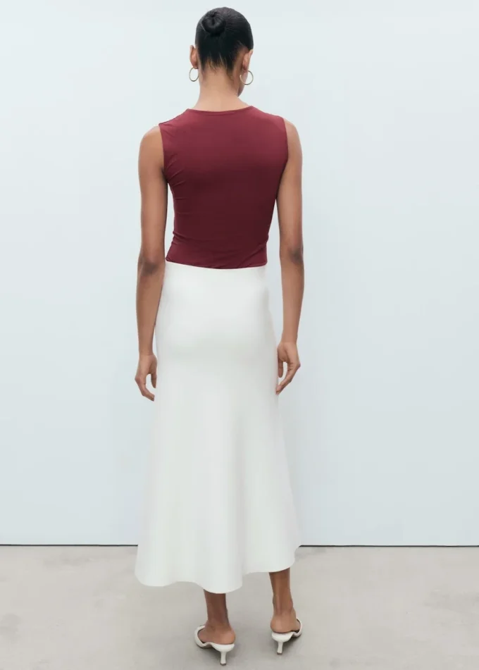 Top aderente con spalline larghe Top aderente con spalline larghe