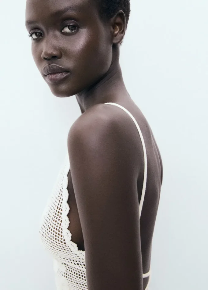 Top all’uncinetto con schiena scoperta Top all’uncinetto con schiena scoperta