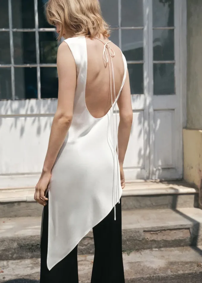 Top asimmetrico in raso Top asimmetrico in raso