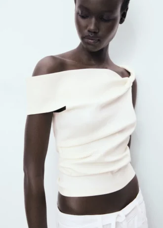 Top asimmetrico senza spalline