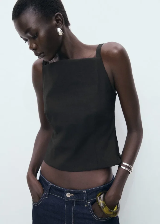 Top con fiocchi sul retro