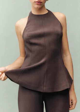 Top con peplo e scollo all’americana