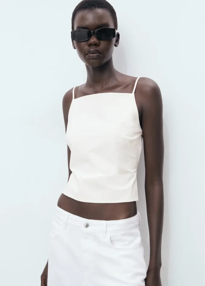 Top con schiena scoperta Top con schiena scoperta