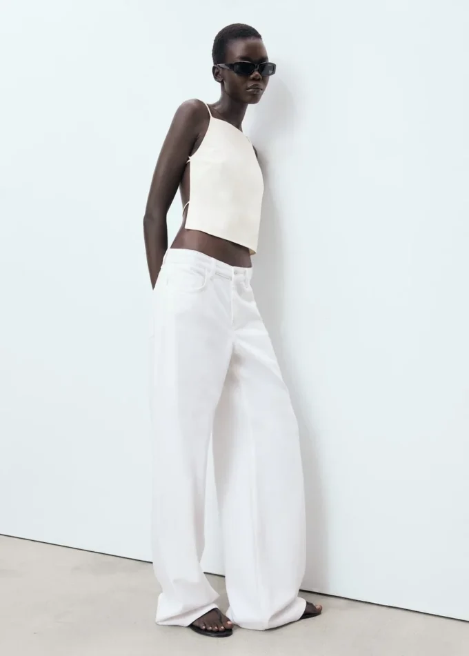 Top con schiena scoperta Top con schiena scoperta