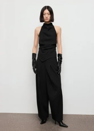 Top con scollo all’americana e schiena scoperta Top con scollo all’americana e schiena scoperta