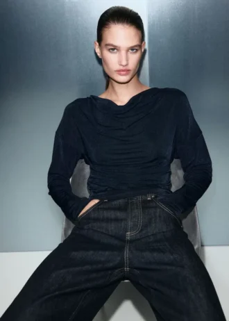 Top con scollo drappeggiato