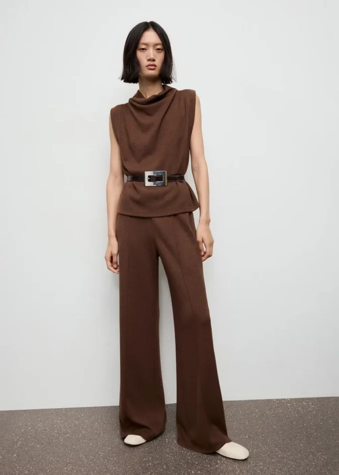 Top con scollo drappeggiato Top con scollo drappeggiato