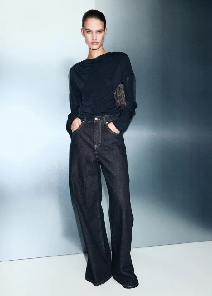 Top con scollo drappeggiato Top con scollo drappeggiato