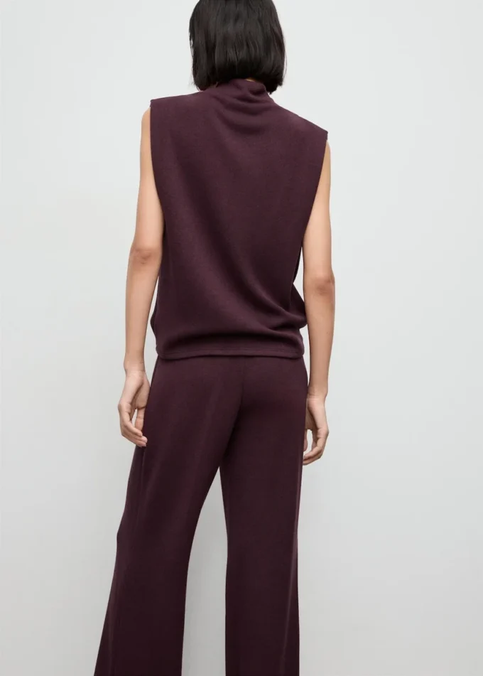 Top con scollo drappeggiato Top con scollo drappeggiato