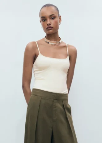 Top con spalline sottili