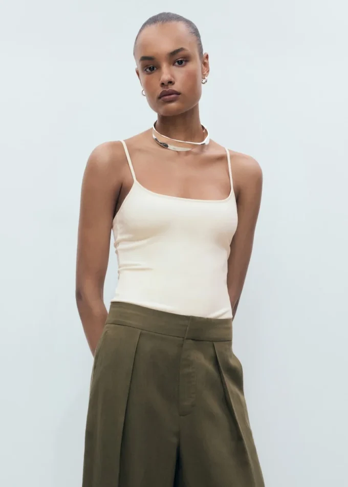 Top con spalline sottili Top con spalline sottili