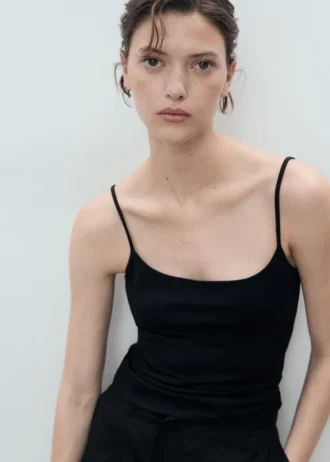 Top con spalline sottili