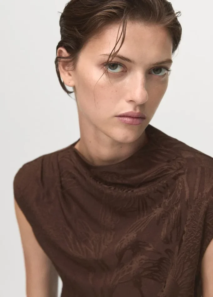 Top con stampa floreale jacquard Top con stampa floreale jacquard