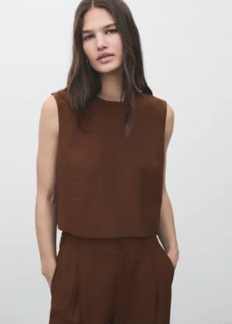 Top corto con bottoni