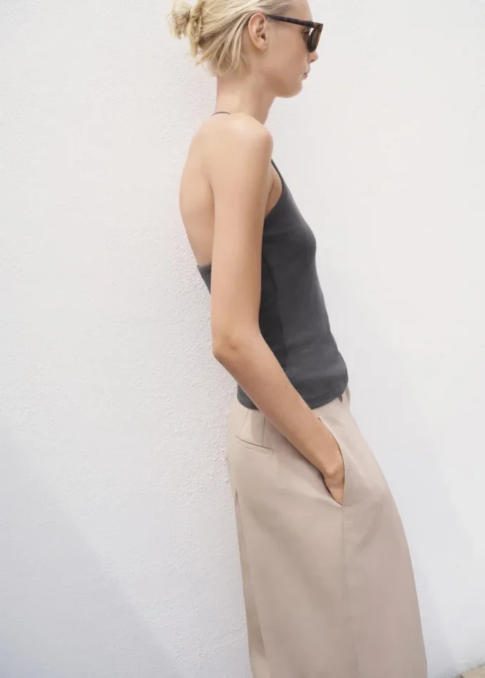 Top in cotone con schiena scoperta Top in cotone con schiena scoperta