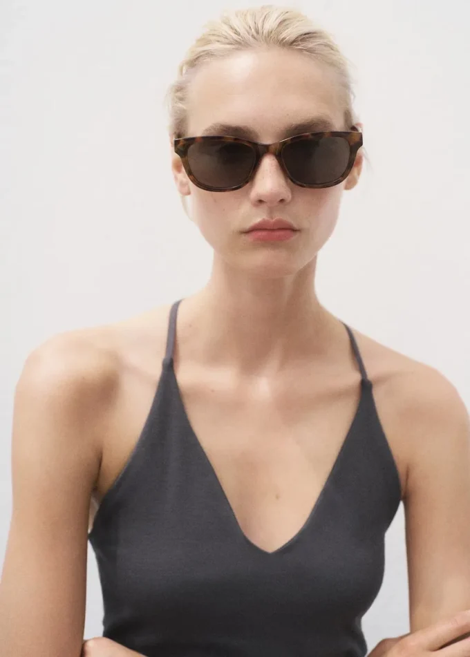 Top in cotone con schiena scoperta Top in cotone con schiena scoperta