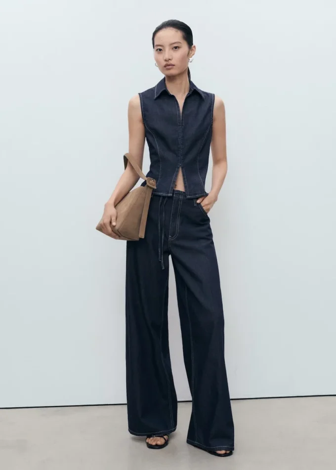 Top in denim con cuciture a contrasto Top in denim con cuciture a contrasto