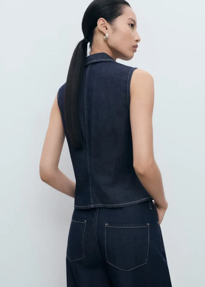 Top in denim con cuciture a contrasto Top in denim con cuciture a contrasto