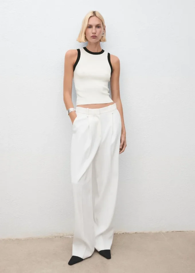 Top in maglia con bordino a contrasto Top in maglia con bordino a contrasto