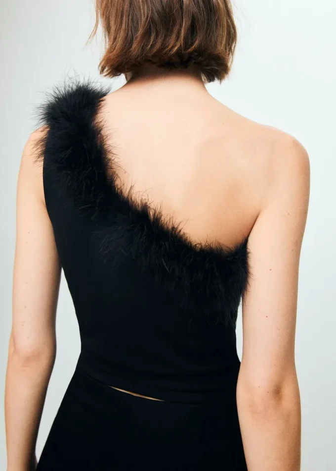 Top in maglia fine con piume Top in maglia fine con piume