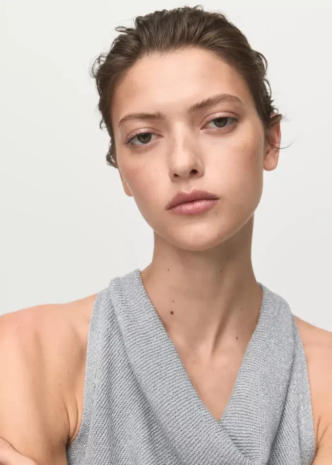 Top in maglia lurex con scollo drappeggiato Top in maglia lurex con scollo drappeggiato