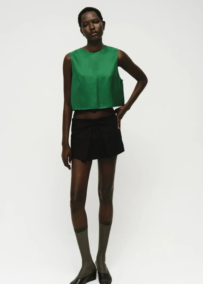 Top in misto lino con bottoni Top in misto lino con bottoni