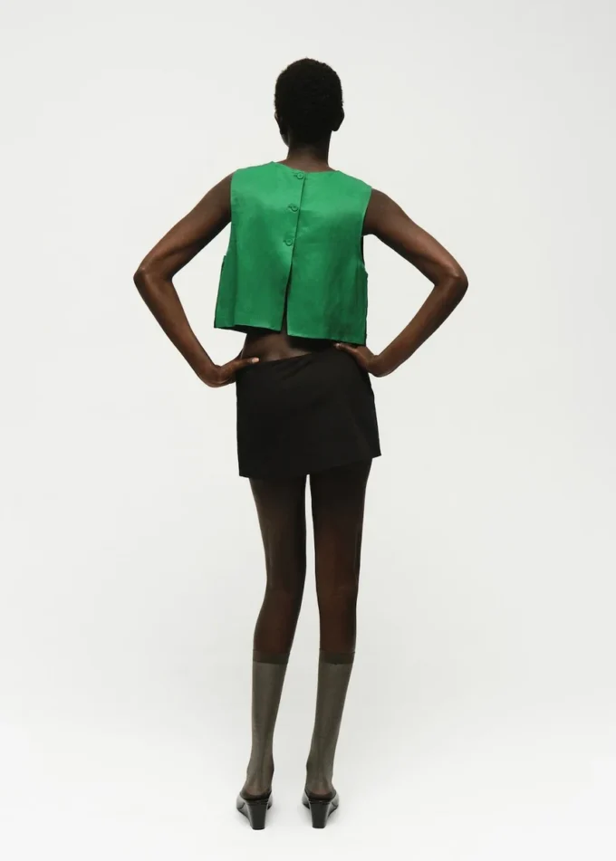 Top in misto lino con bottoni Top in misto lino con bottoni