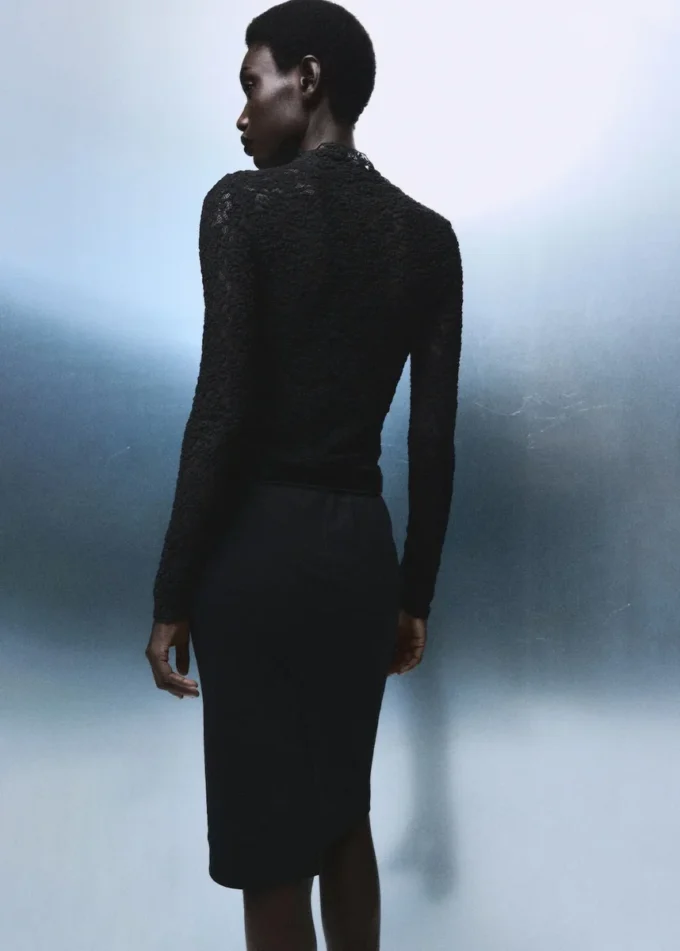 Top in pizzo con collo alla coreana Top in pizzo con collo alla coreana