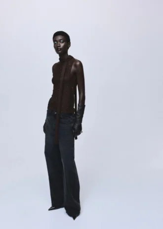 Top lucido con foulard