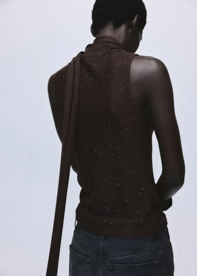 Top lucido con foulard Top lucido con foulard