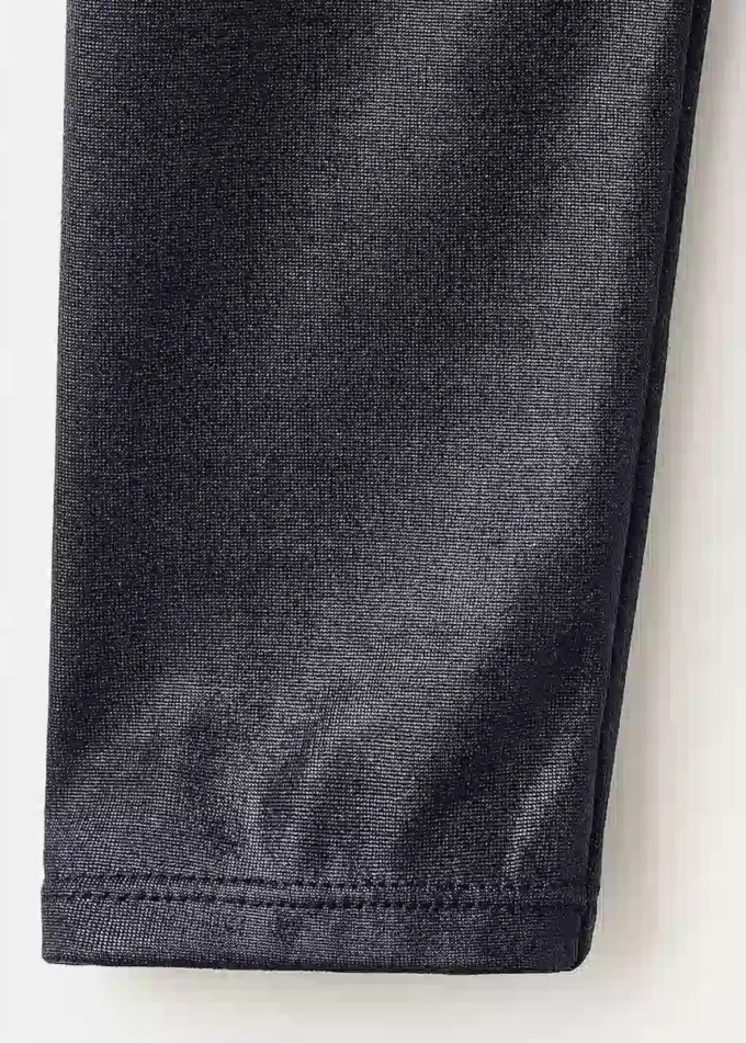 Top metallizzato con scollo a barchetta Top metallizzato con scollo a barchetta