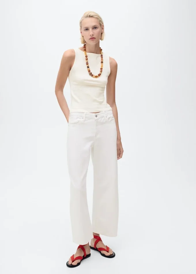 Top senza spalline con scollo a barchetta Top senza spalline con scollo a barchetta