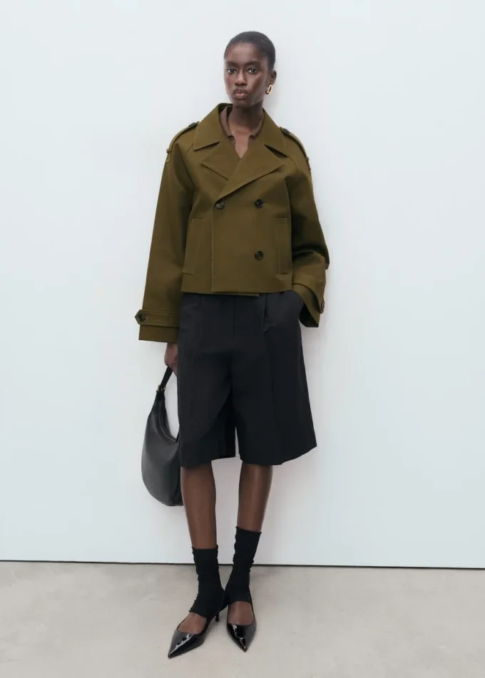 Trench corto oversize doppiopetto Trench corto oversize doppiopetto