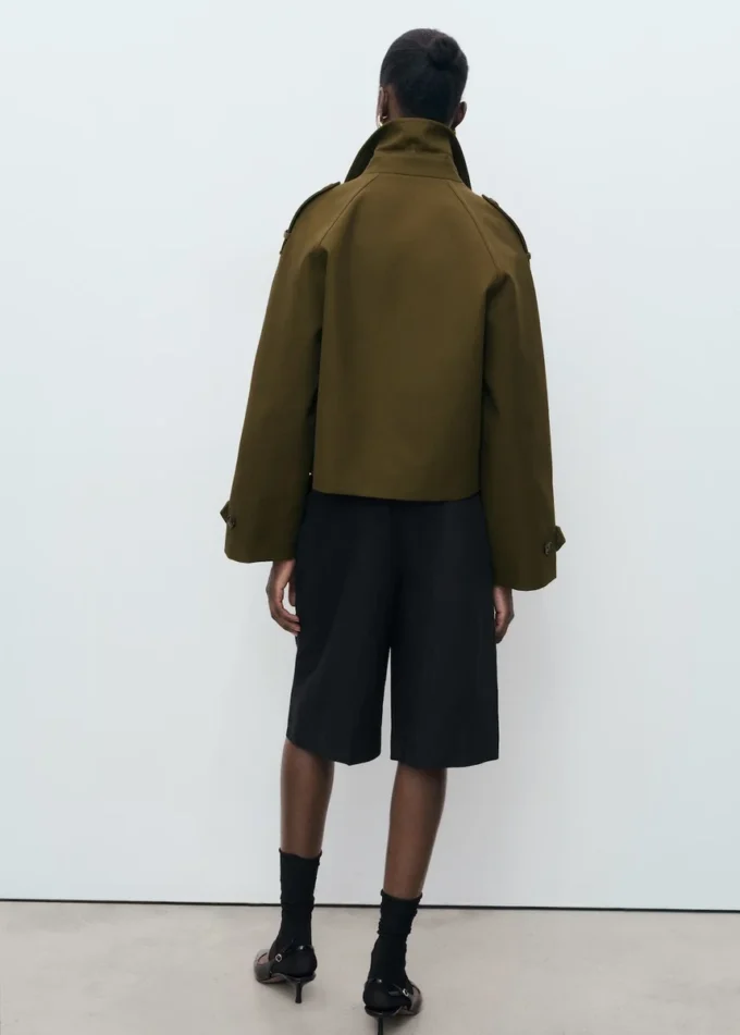 Trench corto oversize doppiopetto Trench corto oversize doppiopetto